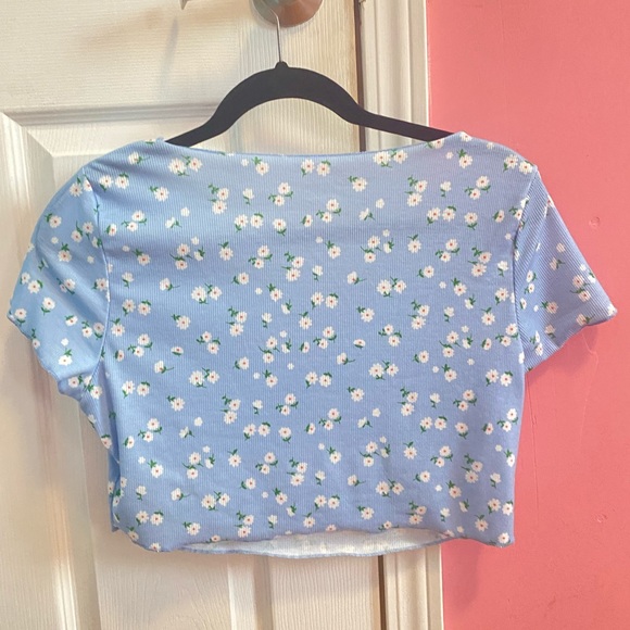 Blue floral ruched crop top - Picture 2 of 3